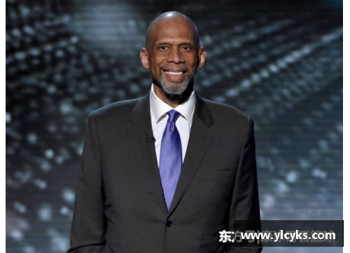 Z6尊龙凯时3次三连冠，11个总冠军！NBA历史第一主教练，他实至名归 - 副本 - 副本